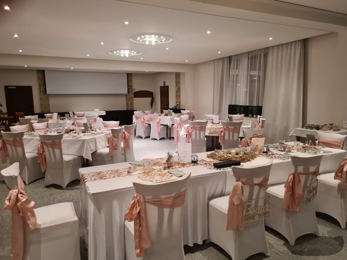 Nebenraum, Restaurant Treffpunkt 1721, Adenauerring 32, 76131 Karlsruhe Nebenraum, Restaurant Treffpunkt 1721, Adenauerring 32, 76131 Karlsruhe