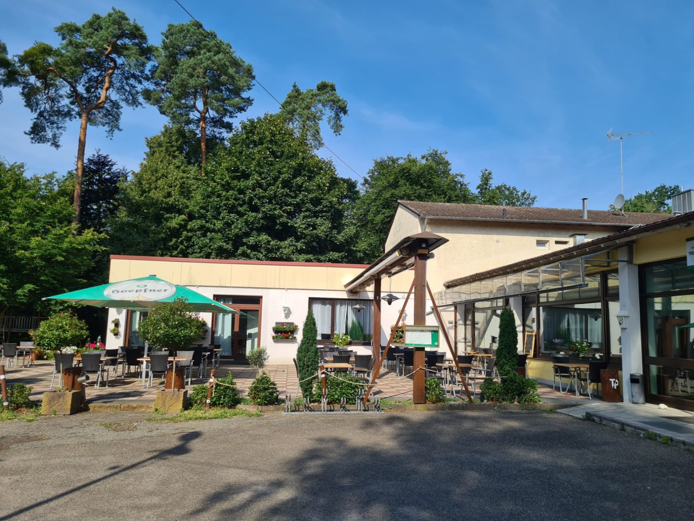 Terrasse Restaurant Treffpunkt 1721, Adenauerring 32, 76131 Karlsruhe Terrasse Restaurant Treffpunkt 1721, Adenauerring 32, 76131 Karlsruhe