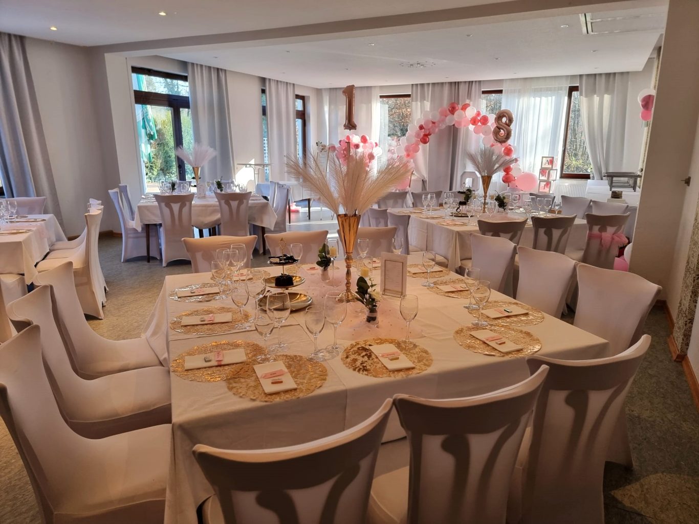 Nebenraum, Restaurant Treffpunkt 1721, Adenauerring 32, 76131 Karlsruhe Nebenraum, Restaurant Treffpunkt 1721, Adenauerring 32, 76131 Karlsruhe