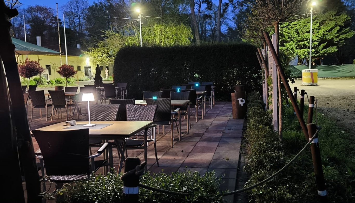 Terrasse Restaurant Treffpunkt 1721, Adenauerring 32, 76131 Karlsruhe Terrasse Restaurant Treffpunkt 1721, Adenauerring 32, 76131 Karlsruhe