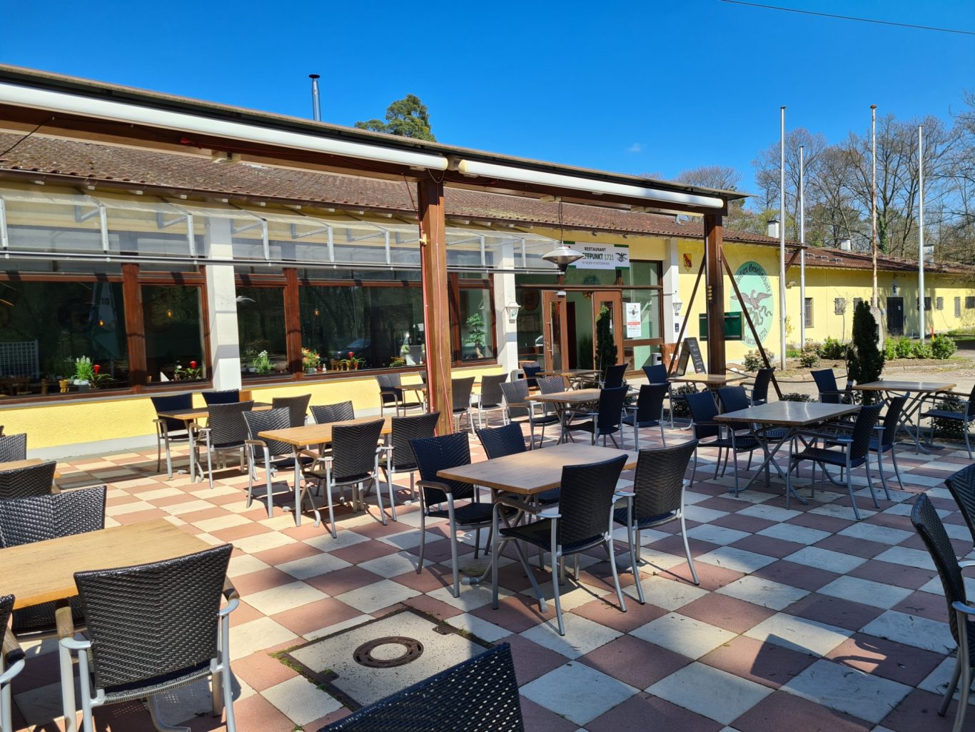 Terrasse Restaurant Treffpunkt 1721, Adenauerring 32, 76131 Karlsruhe Terrasse Restaurant Treffpunkt 1721, Adenauerring 32, 76131 Karlsruhe